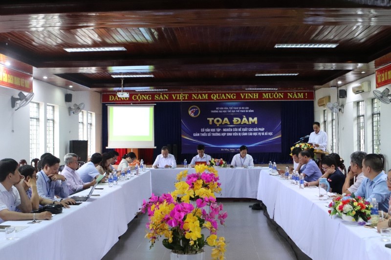 Trường Đại học Thể dục Thể thao Đà Nẵng tổ chức tọa đàm đề xuất giải pháp giảm thiểu sinh viên bị cảnh báo học vụ và bỏ học.
